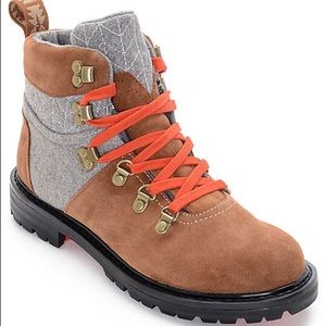 NEW IN BOX Toms Summit Boot in Suede/Wool sz 5.5